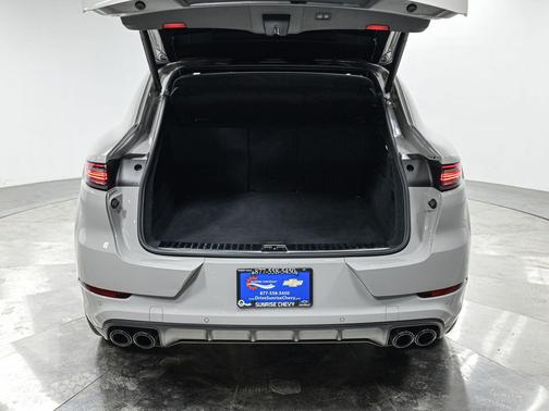 2023 Porsche Cayenne S