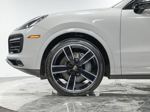 2023 Porsche Cayenne S