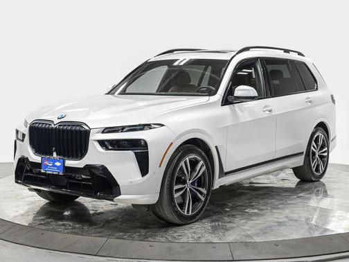 Mineral White Metallic 2023 BMW X7 xDrive40i