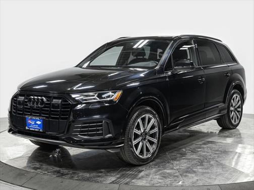 2023 Audi Q7 45 Premium Plus