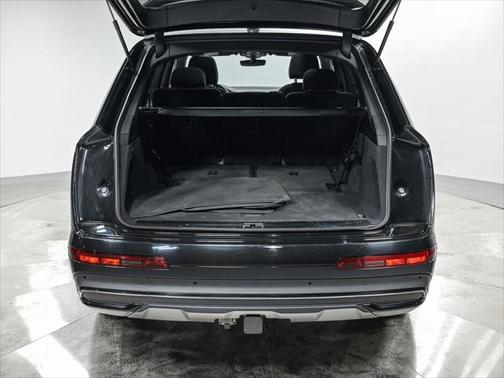 2023 Audi Q7 45 Premium Plus