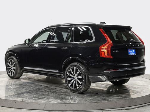 Onyx Black Metallic 2025 Volvo XC90 B6 Plus 7-Seater