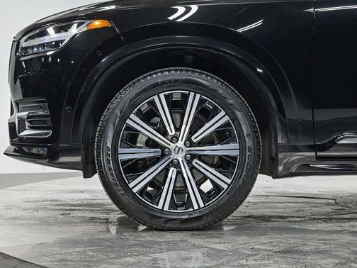 Onyx Black Metallic 2025 Volvo XC90 B6 Plus 7-Seater