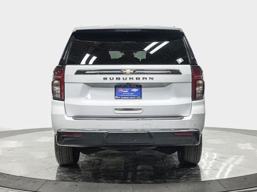 2023 Chevrolet Suburban LS