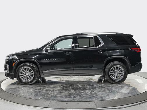 Mosaic Black Metallic 2023 Chevrolet Traverse LT Leather