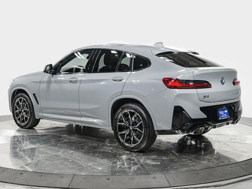 2025 BMW X4 xDrive30i