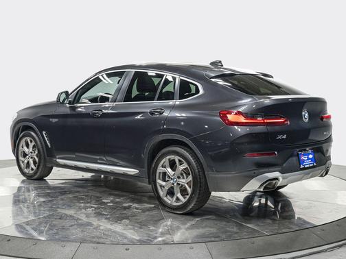 2025 BMW X4 xDrive30i