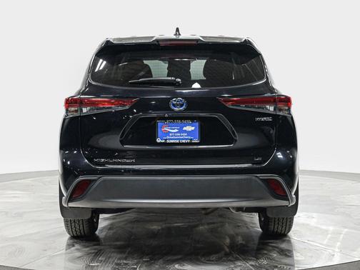 Midnight Black Metallic 2023 Toyota Highlander Hybrid LE