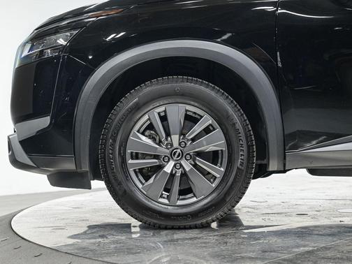 2022 Nissan Pathfinder S 4WD