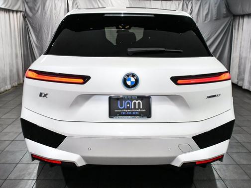 Mineral White Metallic 2024 BMW iX xDrive50