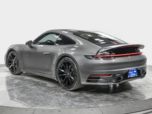2020 Porsche 911 Carrera