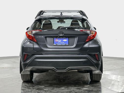 2022 Toyota C-HR XLE
