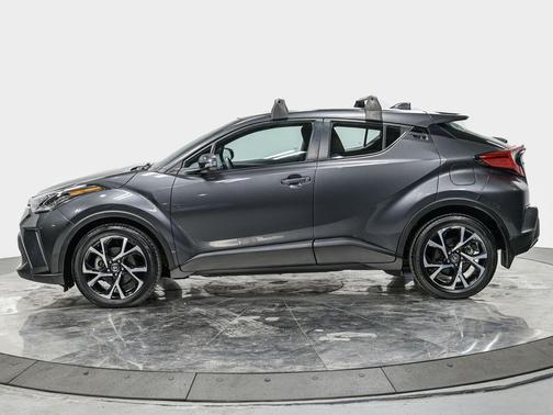 2022 Toyota C-HR XLE