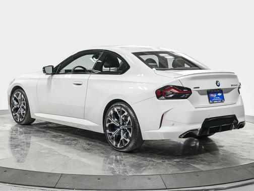 2025 BMW M240 i xDrive