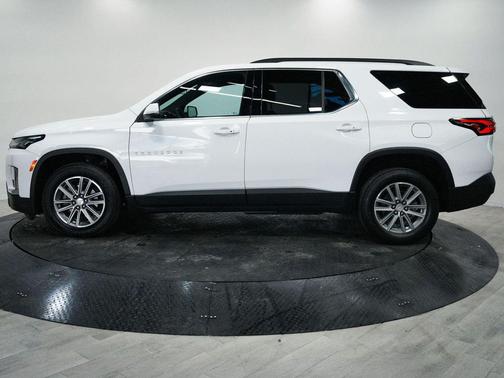 Summit White 2022 Chevrolet Traverse LT Leather