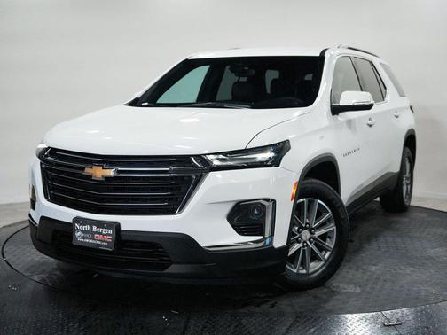 Summit White 2022 Chevrolet Traverse LT Leather