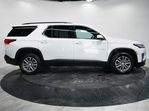 Summit White 2022 Chevrolet Traverse LT Leather