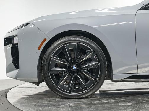 2023 BMW 760 i xDrive