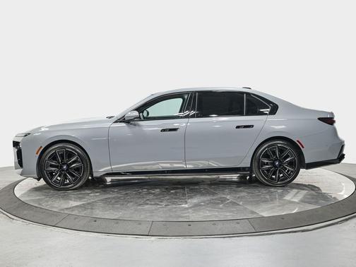 2023 BMW 760 i xDrive