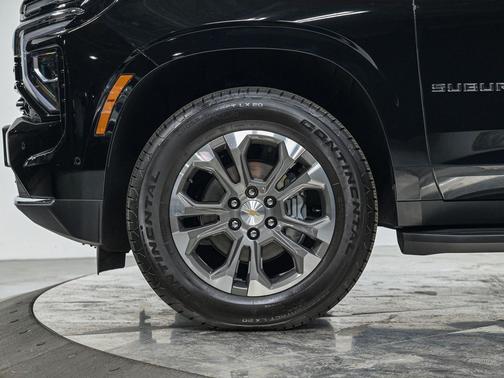 2025 Chevrolet Suburban LS