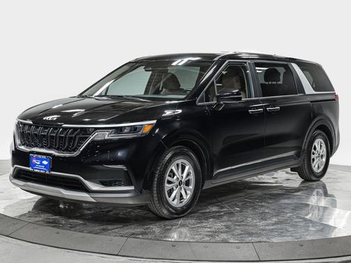 Aurora Black Pearl 2023 Kia Carnival LX