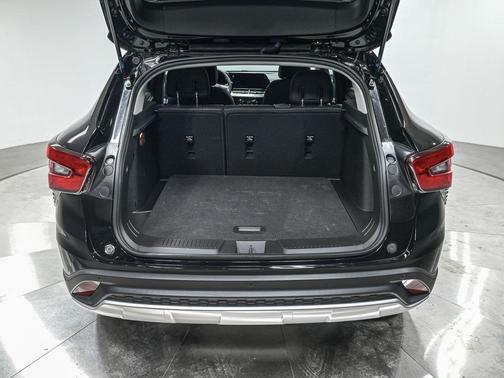 Mosaic Black Metallic 2024 Chevrolet Trax LT