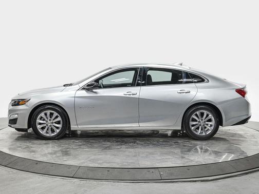 Silver Ice Metallic 2019 Chevrolet Malibu LT