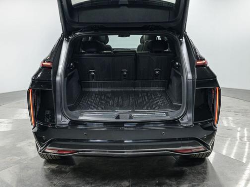 2025 Cadillac LYRIQ Sport