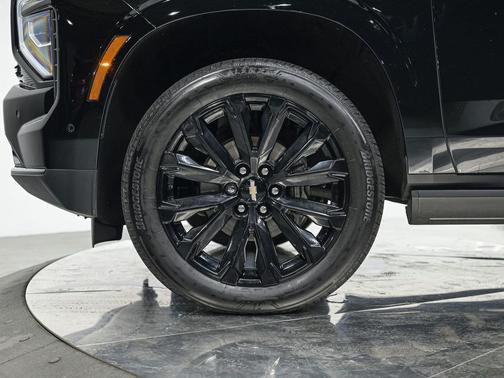 2025 Chevrolet Suburban 4WD High Country