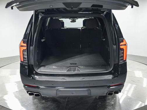 2025 Chevrolet Suburban 4WD High Country