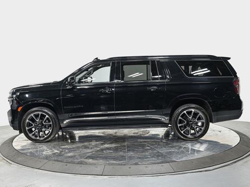 2023 Chevrolet Suburban RST