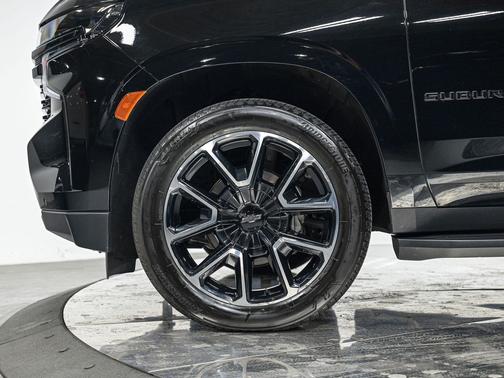 2023 Chevrolet Suburban RST