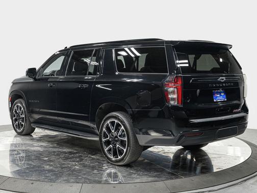 2023 Chevrolet Suburban RST