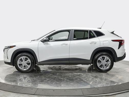 Summit White 2025 Chevrolet Trax LS