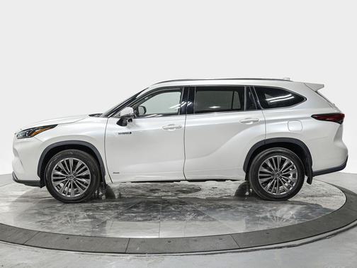 2021 Toyota Highlander Hybrid Platinum