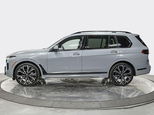 Brooklyn Grey Metallic 2024 BMW X7 xDrive40i