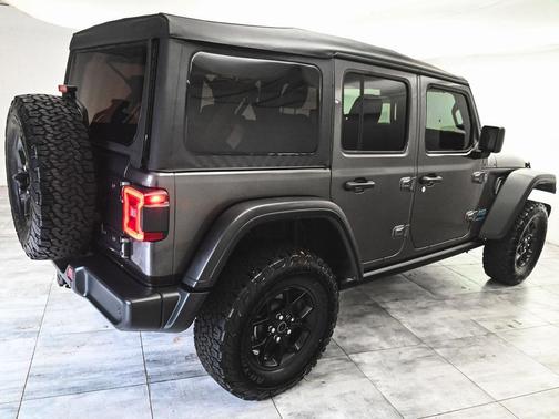 Granite Crystal Metallic Clearcoat 2025 Jeep Wrangler 4xe Willys