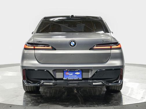 2025 BMW 740 i xDrive