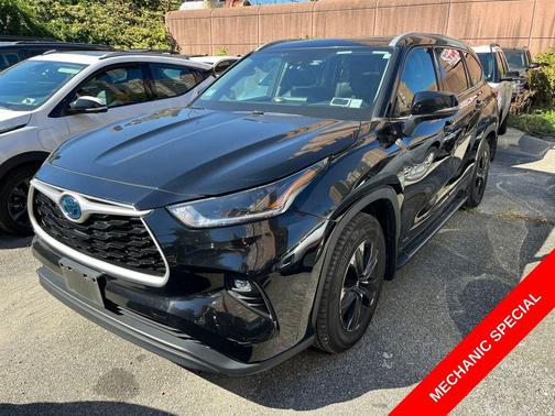 2022 Toyota Highlander Hybrid XLE