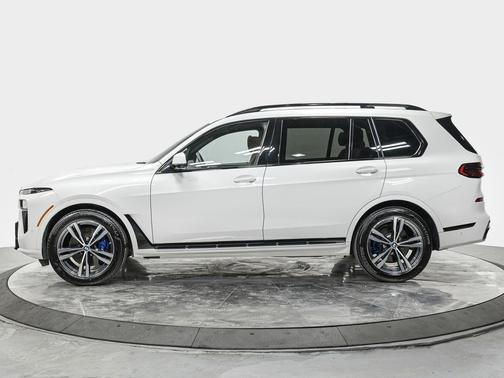 Alpine White 2026 BMW X7 xDrive40i