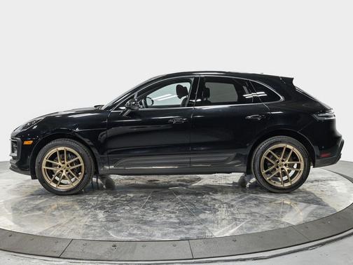 2023 Porsche Macan Base