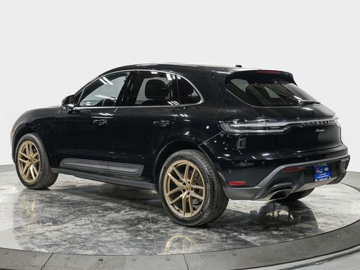 2023 Porsche Macan Base