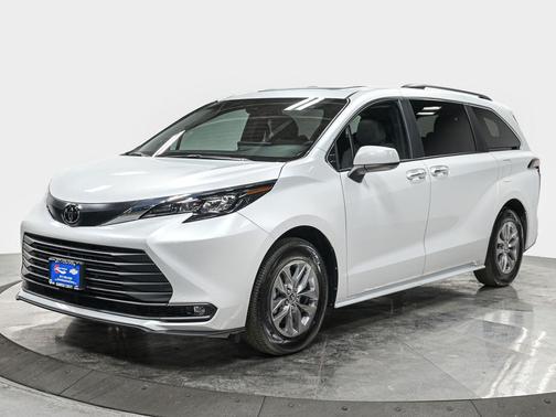 2026 Toyota Sienna XLE