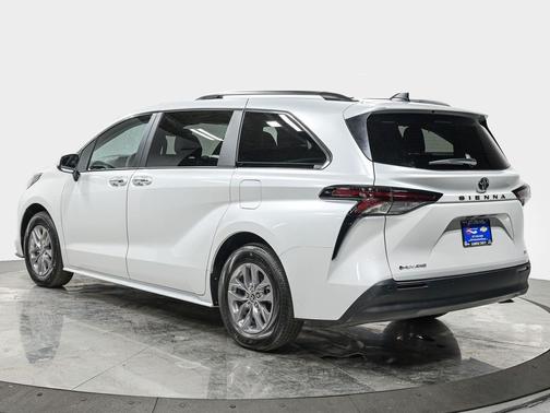2026 Toyota Sienna XLE