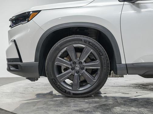 Crystal Black Pearl 2023 Honda Pilot AWD Sport