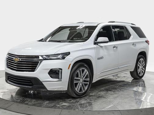 Summit White 2023 Chevrolet Traverse High Country