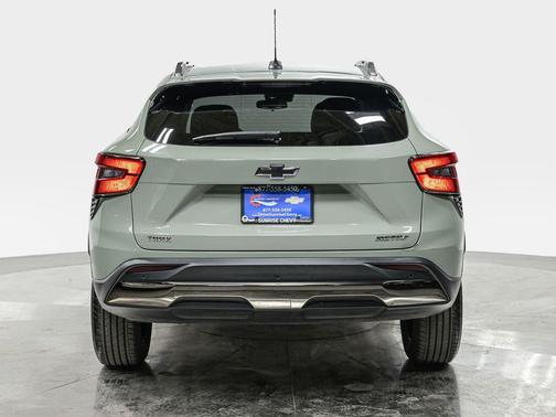Cacti Green 2025 Chevrolet Trax FWD ACTIV