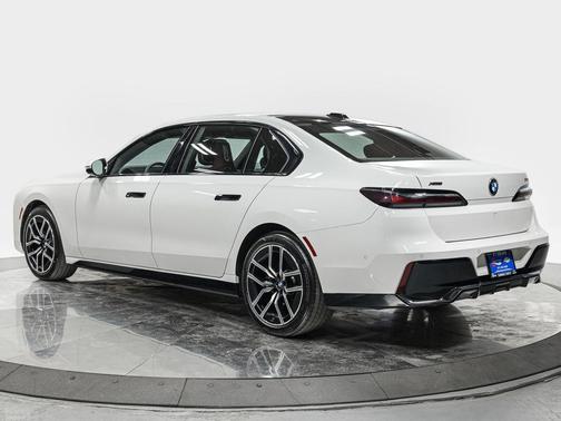 Alpine White 2025 BMW 740 xDrive