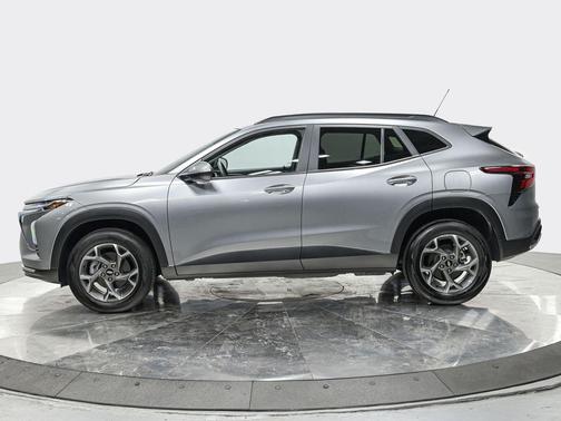 Sterling Gray Metallic 2026 Chevrolet Trax LT