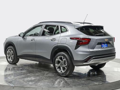 Sterling Gray Metallic 2026 Chevrolet Trax LT